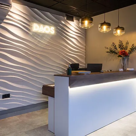Daos & Terrace Готель