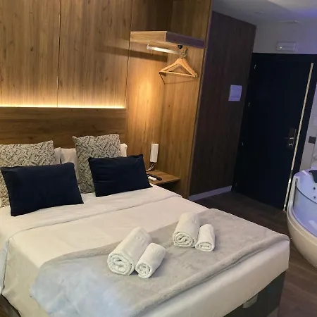 Daos & Terrace Marbella