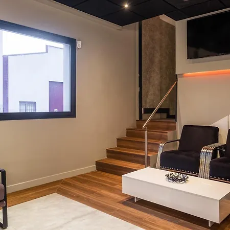 Daos & Terrace Hotel 3*