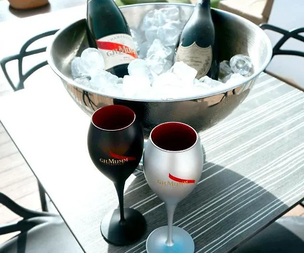 Daos & Terrace 3*