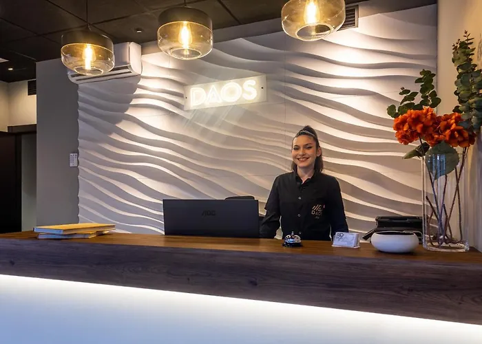 Daos & Terrace Hotel