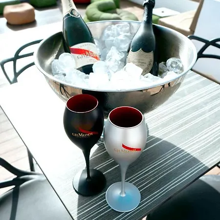 Daos & Terrace 3*