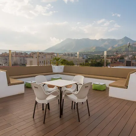 Daos & Terrace Hotel